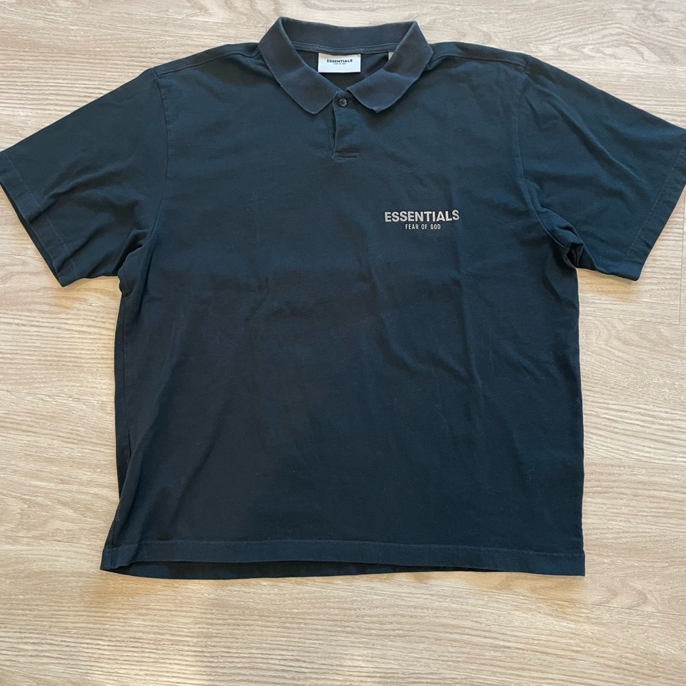 FEAR OF GOD ESSENTIALS // GOLF SHIRT // SHORT SLEEVE // MENS MEDIUM